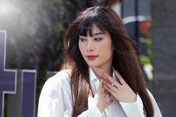 Nam Em mang nhiều suy tư về cách 'sống thật' vào lúc nửa đêm