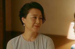 Mẹ chồng rời khỏi phòng, tôi nhìn bát yến để trên bàn mà bật khóc