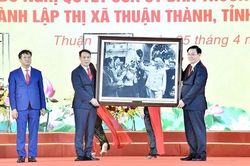 Chủ tịch Quốc hội Vương Đình Huệ: 'Thuận lòng Dân, vạn sự Thành'