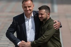 Vừa nhận MiG-29, Tổng thống Zelensky sang thăm Ba Lan