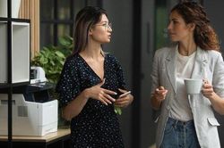 Phàn nàn với bạn bè về nửa kia - thói quen giết chết hôn nhân