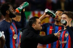 HLV Xavi: 'Một hiệp hai tồi tệ'