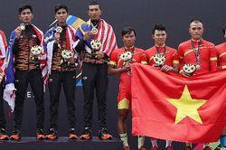 Độc lạ SEA Games: Chủ nhà đạp xe đường tắt về đích, 'chờ dài cổ' mới thấy đối thủ về