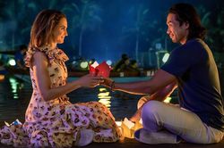 Phim Netflix lấy bối cảnh ở Việt Nam có gì thú vị?