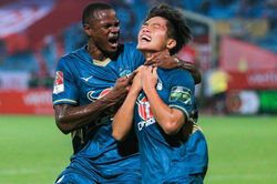 Sao trẻ U23 Việt Nam bật khóc khi ghi bàn đầu tiên ở V.League