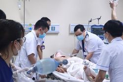 Thực hiện báo động đỏ cấp cứu các nạn nhân vụ tai nạn giao thông liên hoàn ở Hà Nội
