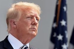 Ông Donald Trump tụt hơn 200 bậc trong bảng xếp hạng tỷ phú thế giới
