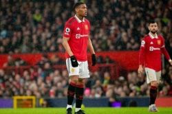 Ten Hag thừa nhận ông phải cẩn thận đối với ngôi sao 'mong manh'