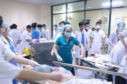 Vụ ô tô tông 17 xe máy: Thông tin mới nhất về sức khỏe bé gái 3 tuổi bị đa chấn thương