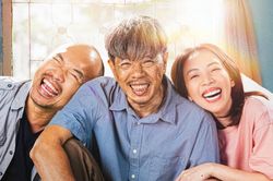 Loạt câu thoại đáng chiêm nghiệm của cha con Thái Hòa - Thu Trang trong trailer Con Nhót Mót Chồng