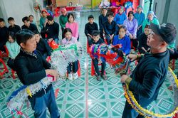 Mường Khương: Bảo tồn nghệ thuật múa ngựa giấy của người Nùng
