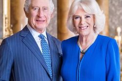 Lễ đăng quang Vua Charles III: Liệu bà Camilla có được phong Nữ hoàng?