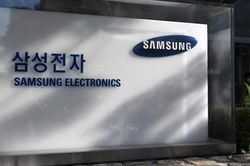 Samsung cắt giảm sản lượng chip để vượt suy thoái