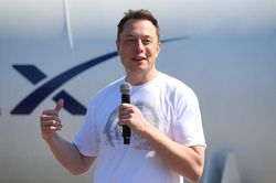 Những lần Elon Musk thất hứa