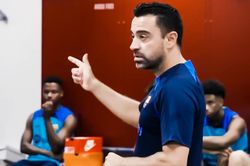 Khoảnh khắc Xavi thiết quân luật ở Barca