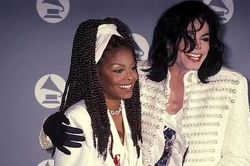 Janet Jackson muốn làm mini-serie TV tiểu sử kể về cuộc đời âm nhạc của mình và mối quan hệ với anh trai Michael