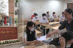 Kỳ thi thử tốt nghiệp THPT ở Hà Nội: 'Khắc nghiệt' không khác thi thật