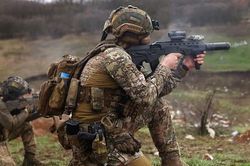 Anh nói tuyến đường tiếp tế của Ukraine ở Bakhmut bị đe dọa