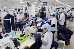 Nhiều doanh nghiệp cắt giảm lao động vì thiếu đơn hàng