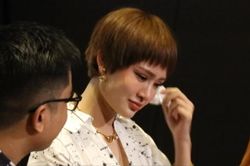 Giữa làn sóng tẩy chay, Hiền Hồ bị hủy tận 4 show diễn nước ngoài?