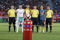 Trọng tài bắt trận Nam Định hòa Khánh Hòa khiến V-League 'nổi sóng'