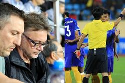HLV Troussier đến dự khán đúng trận trọng tài Việt Nam bẻ còi và trao quả 11m đầy tranh cãi