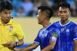 Ban trọng tài VFF lên tiếng, khẳng định trọng tài Trương Hồng Vũ thổi đúng ở quả 11m tranh cãi