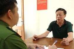 Vụ ô tô tông 17 xe máy: Nguy cơ và bài học cho người cao tuổi khi lái xe