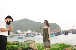 Thích thú check-in với thảm rêu đẹp hiếm có ở biển Quy Nhơn