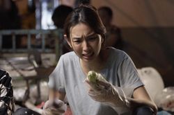 Gỡ bỏ vương miện, Thùy Tiên sơ hở là đổi nghề, bán 'đắt hàng như tôm tươi'
