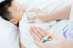 Giao mùa, lại phải nhắc chuyện lạm dụng kháng sinh