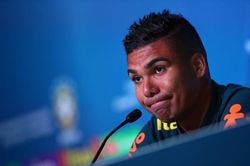 Casemiro trước nguy cơ bị treo giò lần thứ 4 mùa này