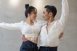 Phan Hiển được bà xã Khánh Thi treo quà khủng nhưng nó lạ lắm!