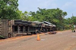 Ô tô đầu kéo va chạm với xe mô tô ngược chiều, 2 người tử vong