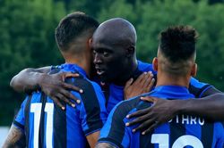 Inter khủng hoảng: Tệ thế này, làm sao đá với Benfica?