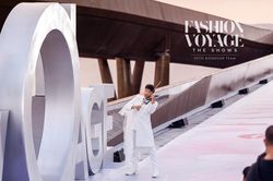 Hoàng Rob trình diễn 'Mùa hè vĩnh cửu' lần đầu tại Cầu Hôn tiên cảnh