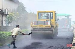 'Khoác áo mới' cho những tuyến đường ở huyện ven biển Hà Tĩnh