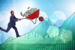 Lãi suất giảm, dòng tiền đang trở lại với thị trường chứng khoán