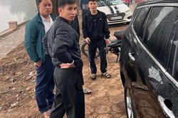Hà Nội: Công an điều tra vụ hàng chục xe ô tô nghi bị chọc thủng lốp tại khu đô thị Linh Đàm