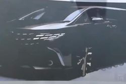 Nhìn thế này thì ai bảo đây là xe Toyota: Alphard 2024 lộ đèn như Tucson cùng nội thất nhiều 'đồ chơi'