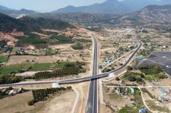 Toàn cảnh cao tốc Nha Trang - Cam Lâm trước khi thông xe vào tháng 6/2023