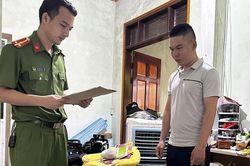 Bắt đối tượng cho vay lãi nặng tới 365%/năm ở Quảng Bình
