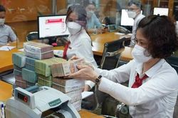 Khi chính sách tiền tệ đảo chiều...