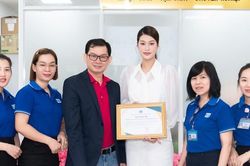 Hoa hậu Đoàn Thiên Ân tặng máy lọc nước cho Bệnh viện Ung Bướu TP.HCM cơ sở 2