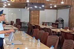 Kiểm tra nhà hàng bị tố 'chặt chém' 3 khách Trung Quốc, niêm phong máy tính tiền