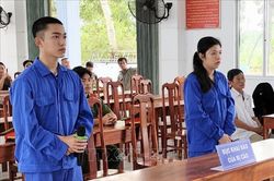 Phạt tù hai vợ chồng cướp tiệm vàng