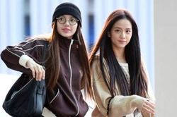 Jisoo và Lisa (Blackpink) khoe mặt mộc đẹp hút hồn tại sân bay