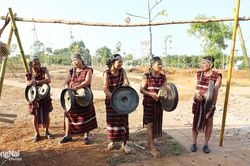 Giữ bản sắc văn hóa qua các lễ hội truyền thống