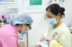 Lào Cai chuẩn bị tiêm phòng viêm gan B (VGB) sơ sinh cho trẻ tại nhà