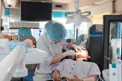 Đại học Quốc tế Hồng Bàng tiếp tục hành trình khám sức khỏe miễn phí